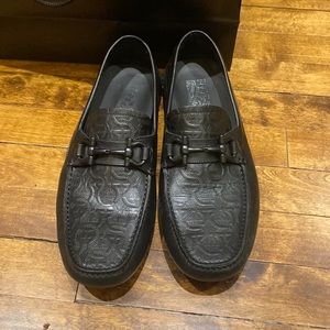 Men’s Ferragamo monogrammed loafers size 9  Like new condition